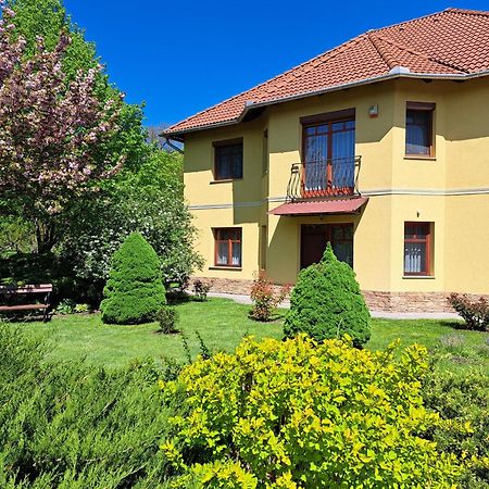 Voelgy Apartman Eger Exteriör bild