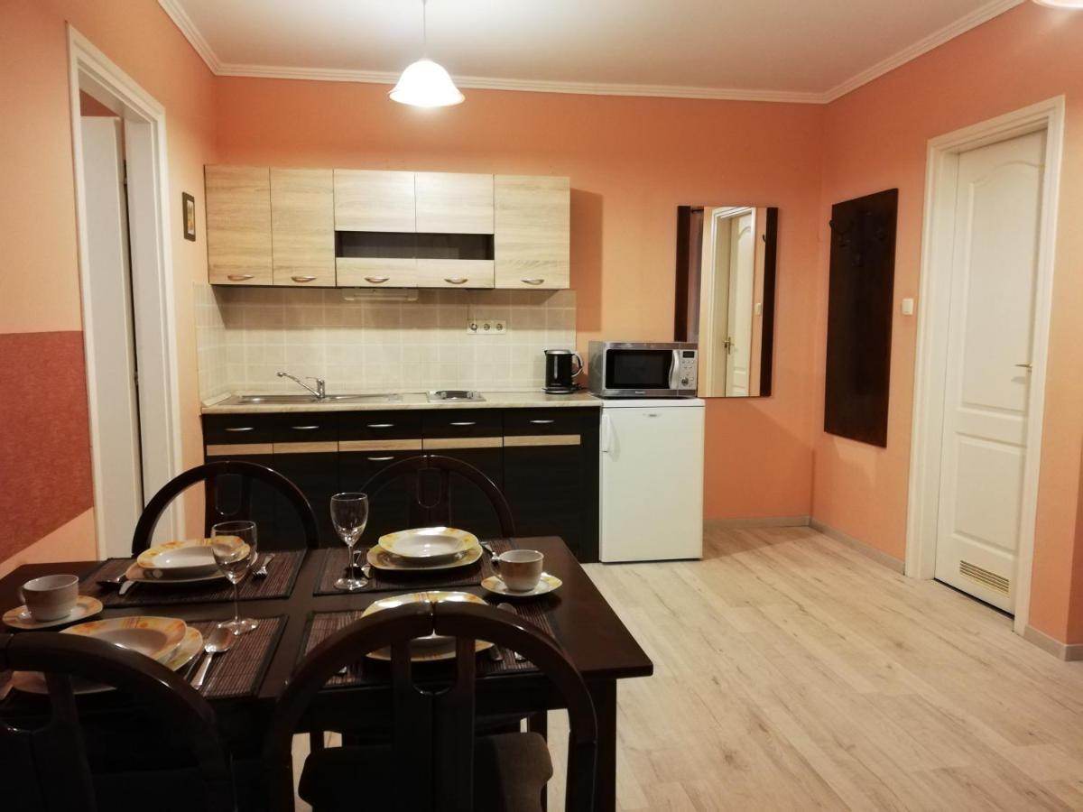Voelgy Apartman Eger Exteriör bild