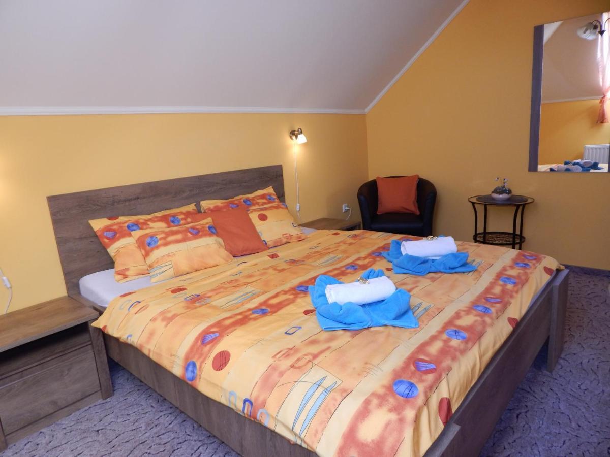 Voelgy Apartman Eger Exteriör bild