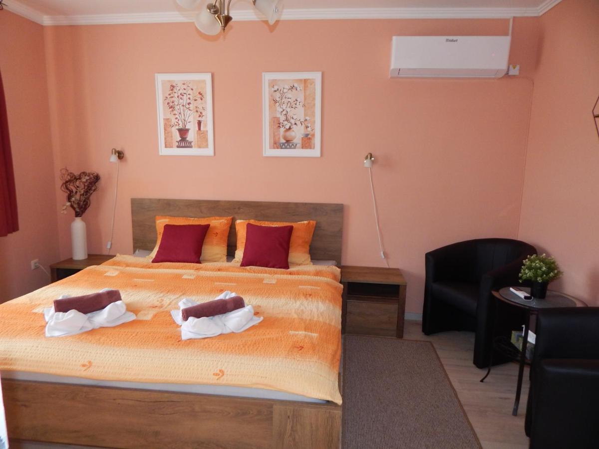 Voelgy Apartman Eger Exteriör bild