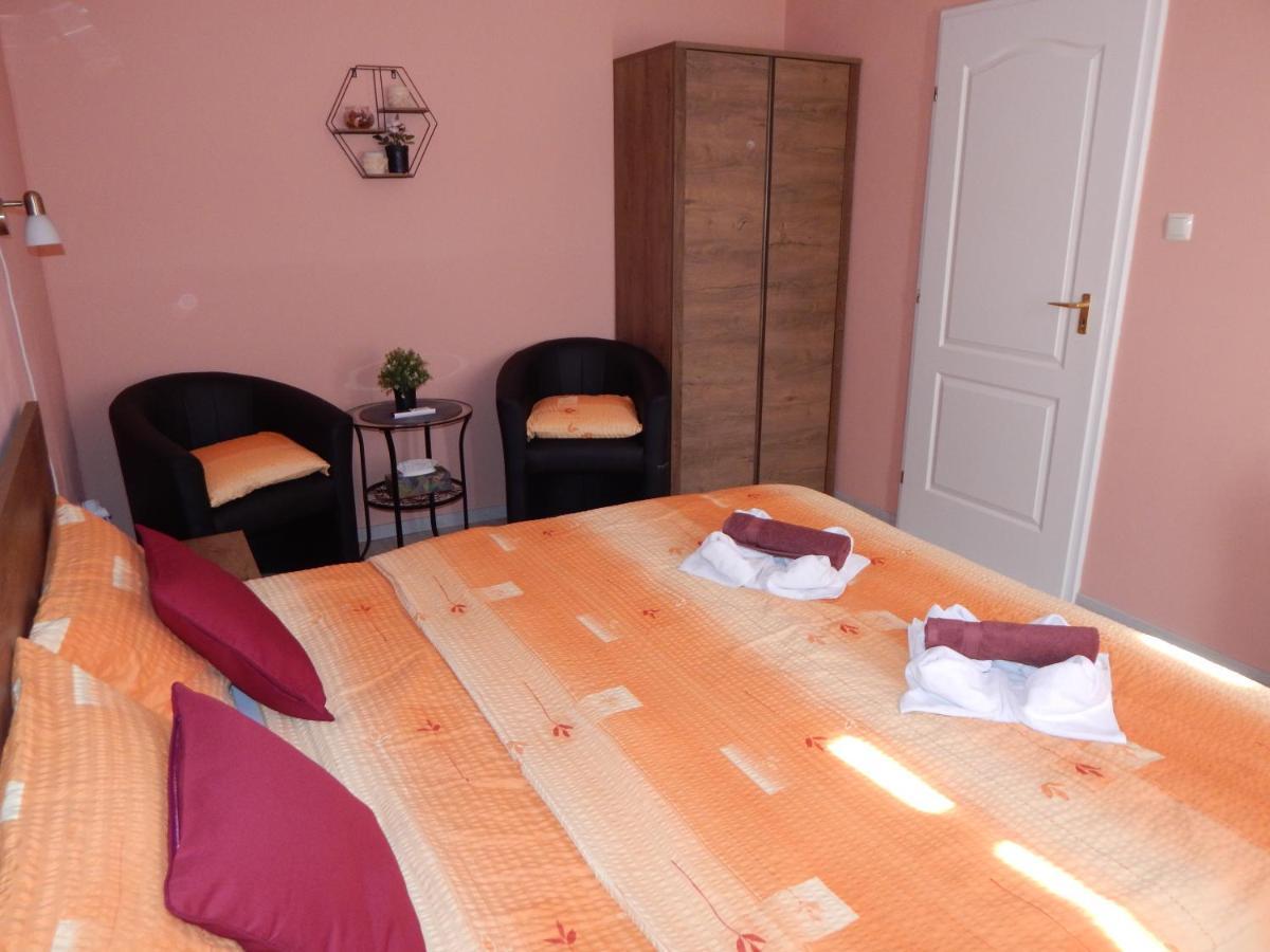 Voelgy Apartman Eger Exteriör bild