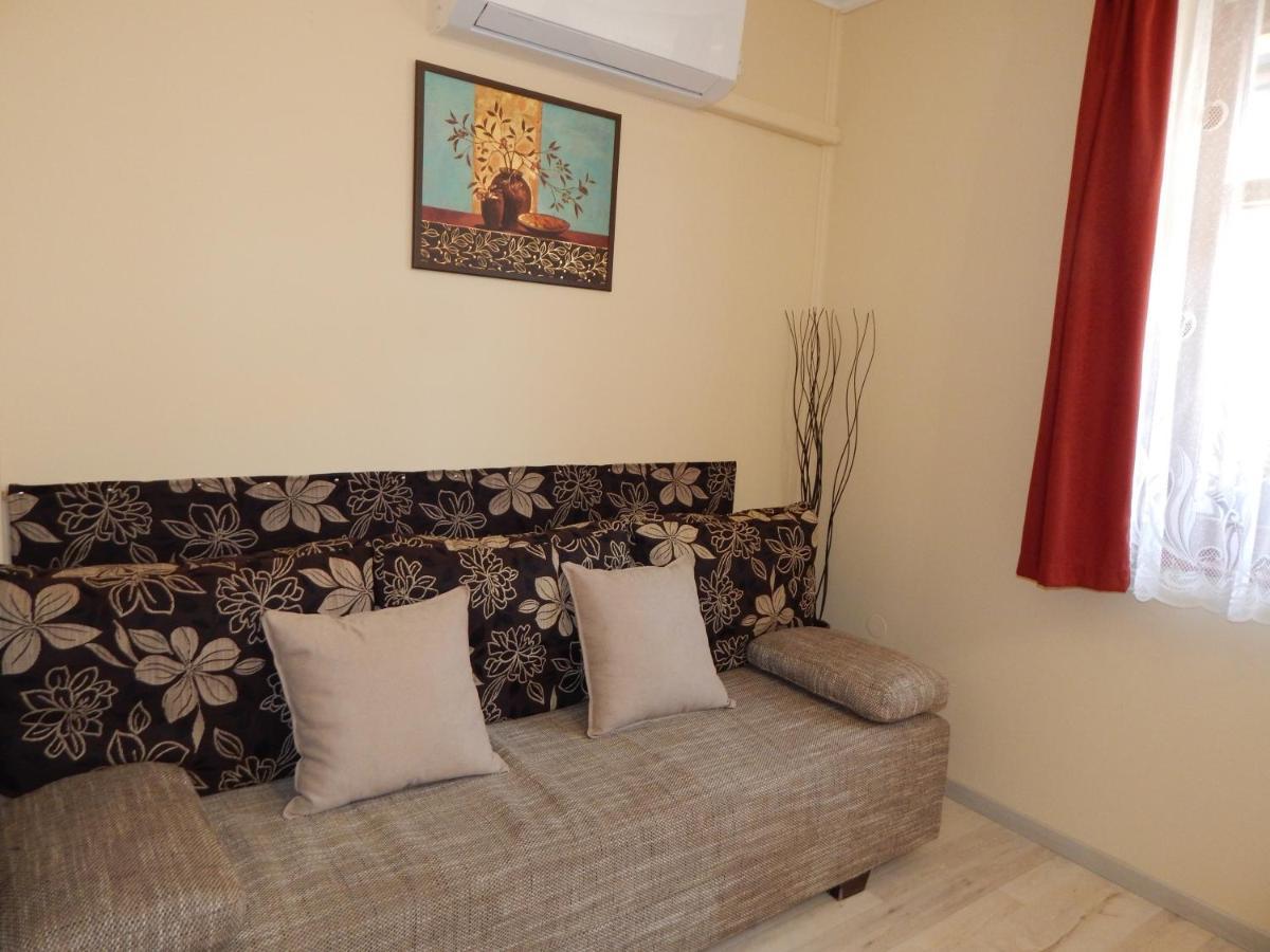 Voelgy Apartman Eger Exteriör bild