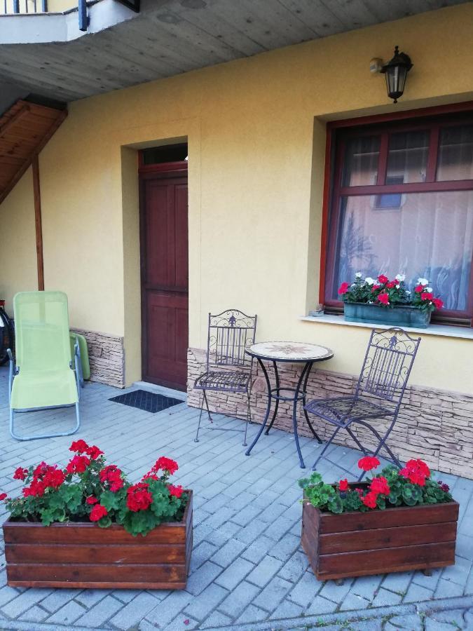 Voelgy Apartman Eger Exteriör bild