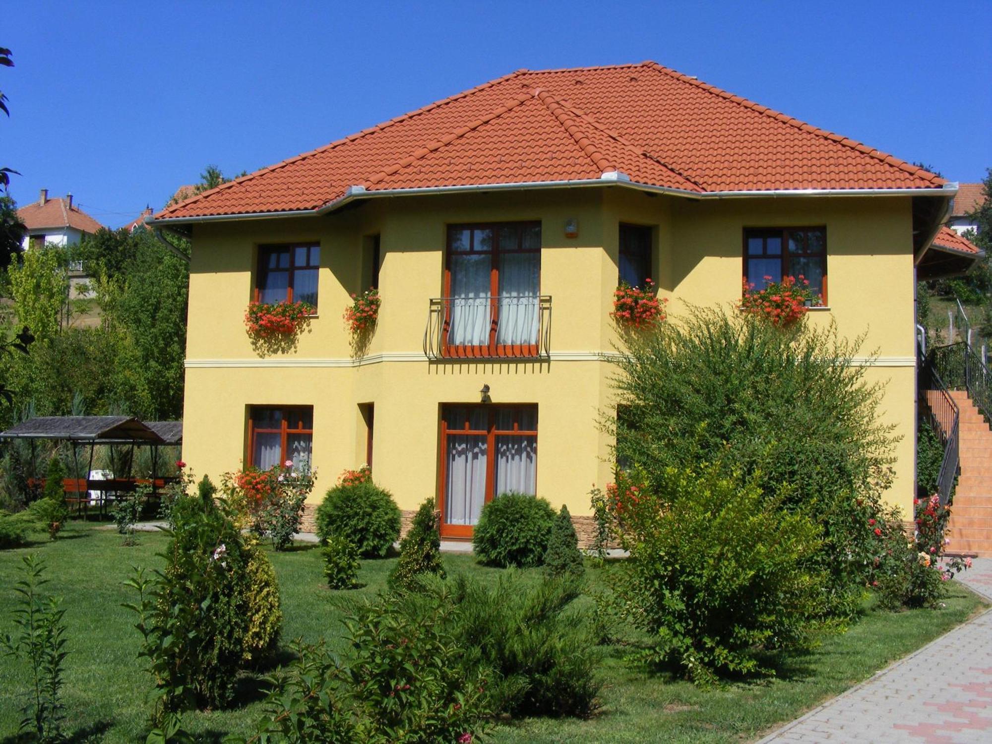 Voelgy Apartman Eger Exteriör bild