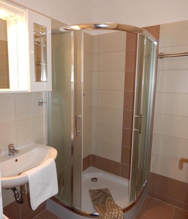 Voelgy Apartman Eger Exteriör bild