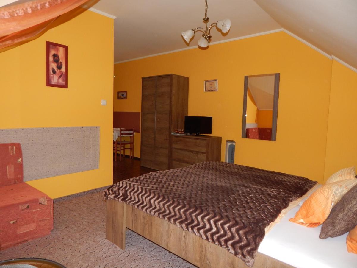 Voelgy Apartman Eger Exteriör bild