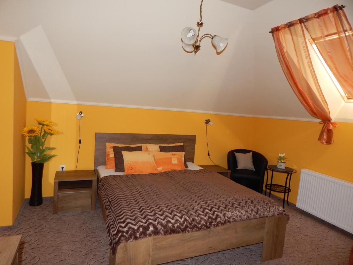 Voelgy Apartman Eger Exteriör bild