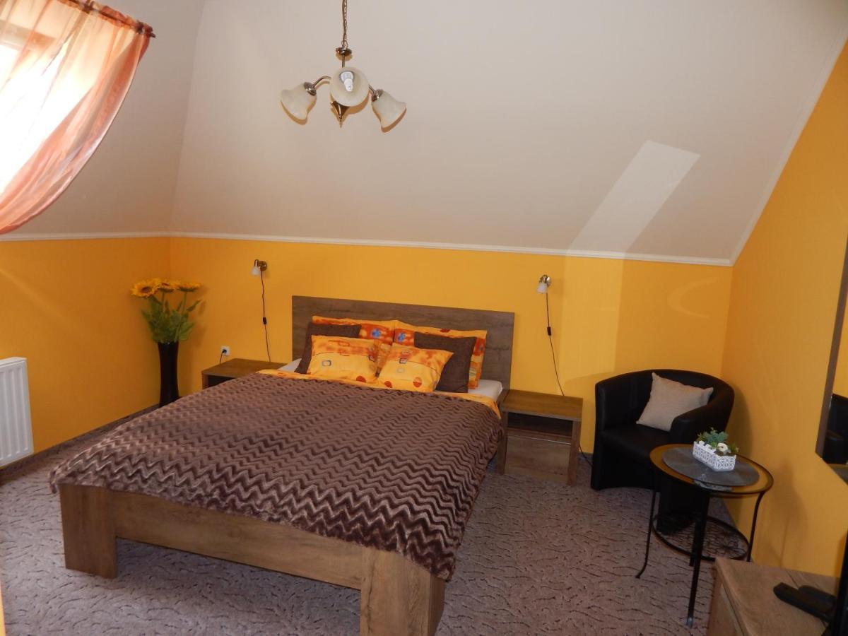 Voelgy Apartman Eger Exteriör bild