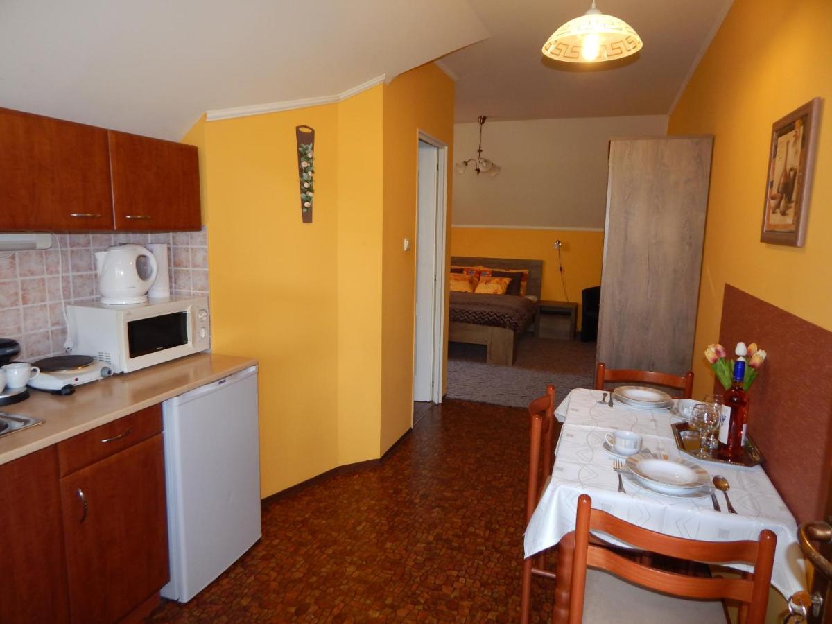 Voelgy Apartman Eger Exteriör bild