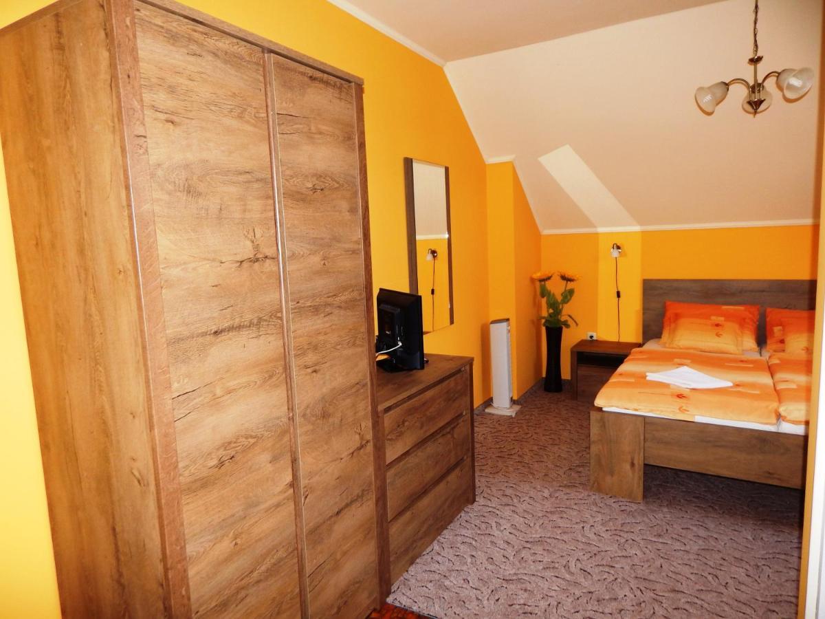 Voelgy Apartman Eger Exteriör bild